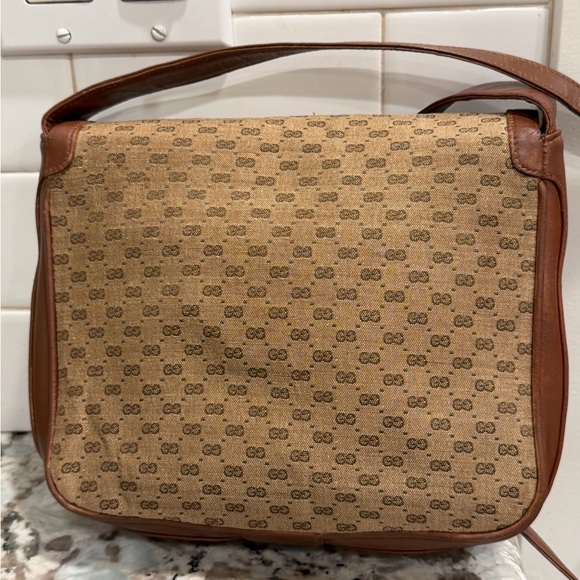 Gucci Tan Monogram Shoulder Bag - Picture 7 of 13